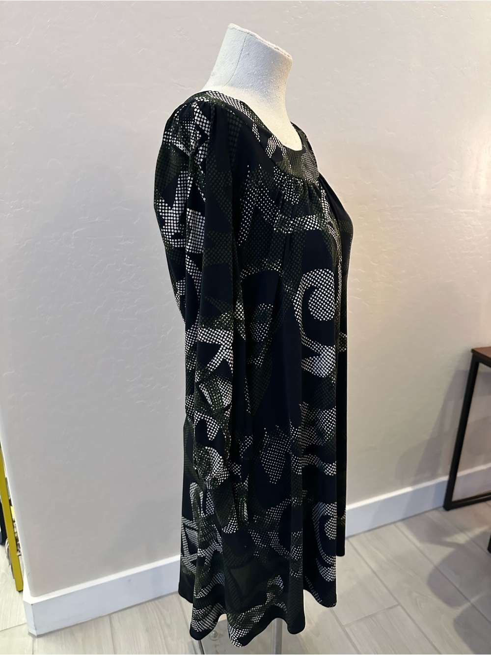 Nine West Black, Green, and White Printed Long Sleeve Dress